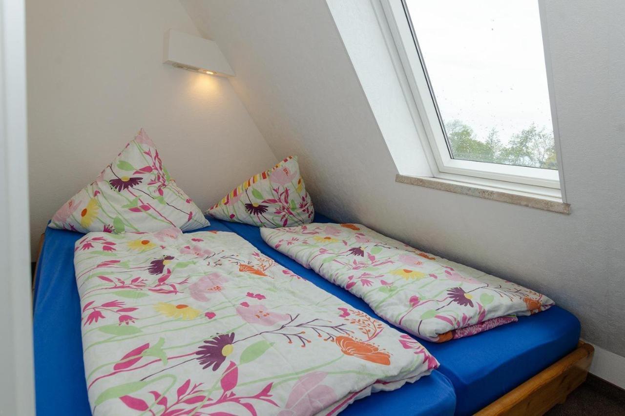 3-R-Ferienwohnung-Fuer-3-Personen-In-Schaprode-Auf-Ruegen-Zi4 외부 사진